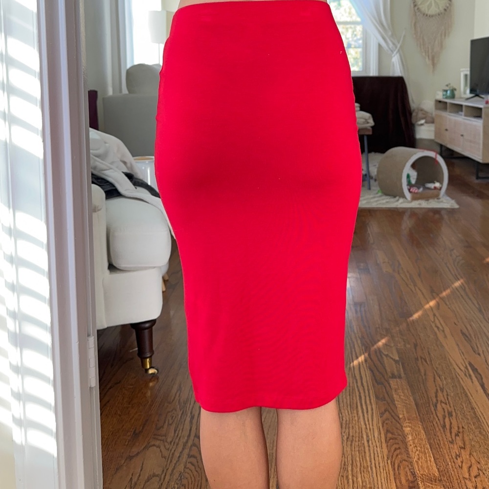 Flattering midi skirt